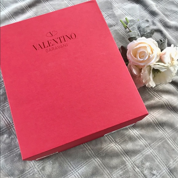 Valentino Rockstud Pumps - Picture 3 of 16